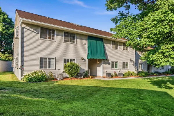$215,000 | 1755 Parknoll Lane, Unit 4, Port Washington, WI 53074