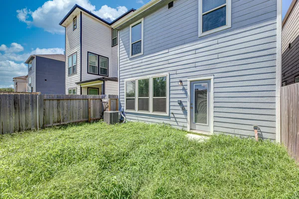 $2,200 | 3418 Avondale Vw Drive, Houston, TX 77054