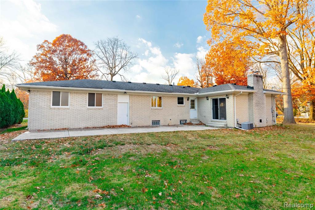 21819 Meridian Road Grosse Ile, MI 48138 - Photo 25 of 27