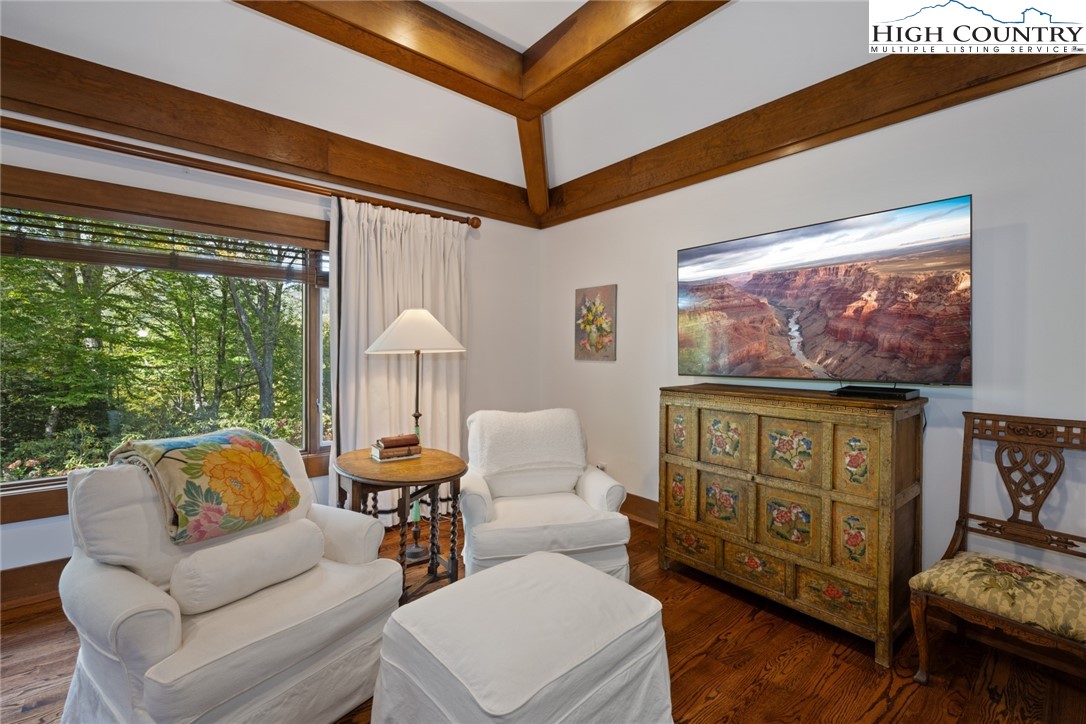 171 Balsam Road Linville, NC 28646 - Photo 20 of 49 a living room with furniture a rug and a window