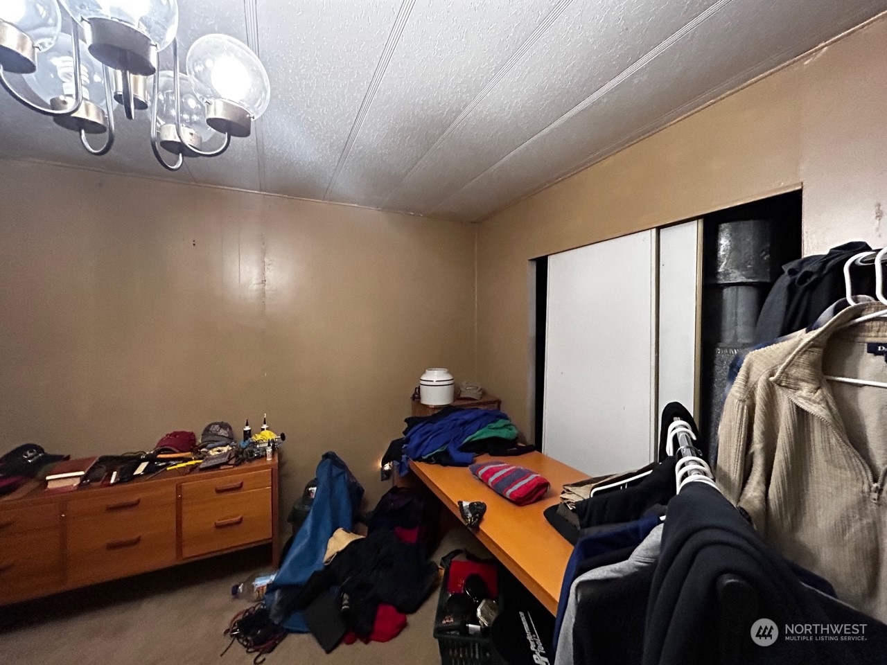 5486 Noon Road Bellingham, WA 98226 - Photo 36 of 40 a room with gym equipment