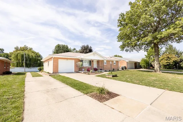 $225,000 | 13 Joseph Drive, Fairview Heights, IL 62208