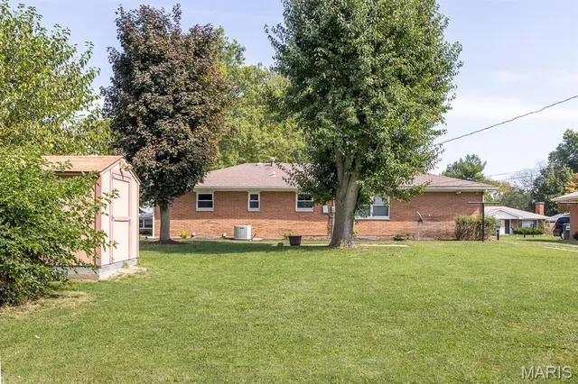 $225,000 | 13 Joseph Drive, Fairview Heights, IL 62208