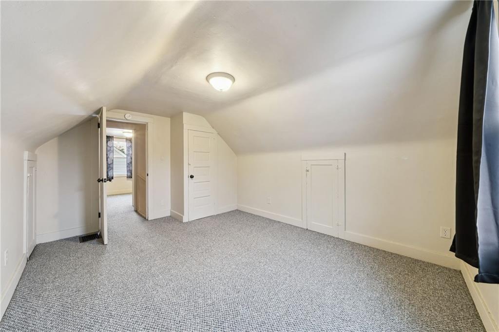 2052 McKinney Road Monroeville, PA 15146 - Photo 24 of 30 an empty room with closet and windows