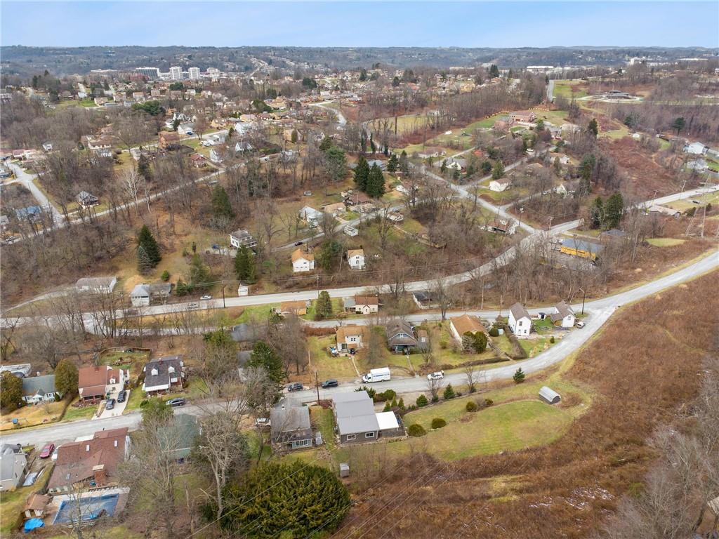 2052 McKinney Road Monroeville, PA 15146 - Photo 4 of 30 a view of a city
