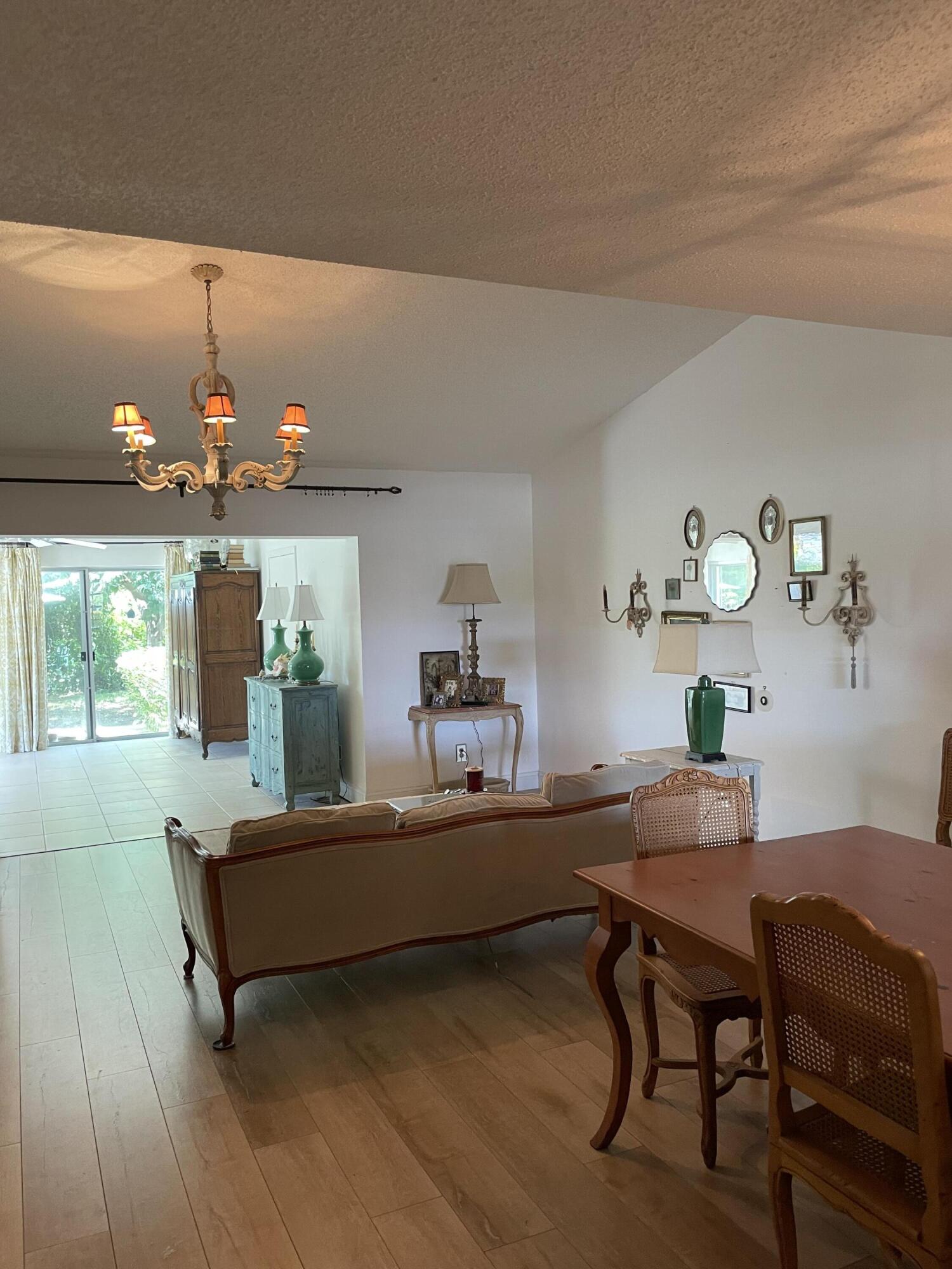 153 Doe Trail Jupiter, FL 33458 - Photo 7 of 13 153 main area