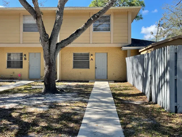 $1,600 | 2016 South 10th Street, Unit A, Fort Pierce, FL 34950