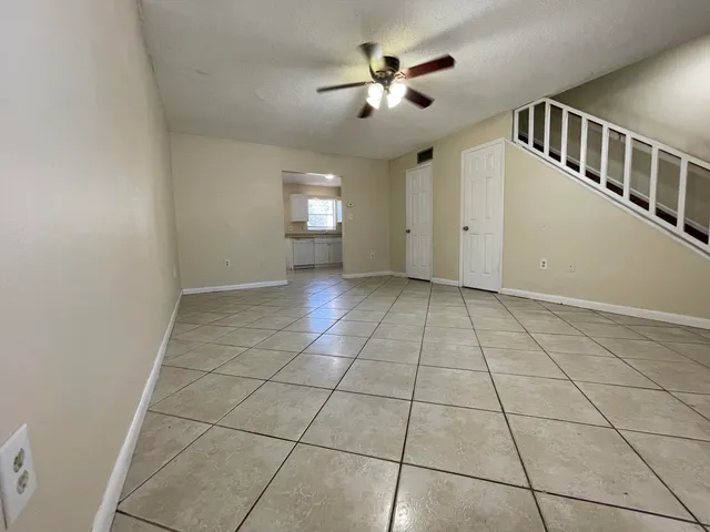 $1,600 | 2016 South 10th Street, Unit A, Fort Pierce, FL 34950