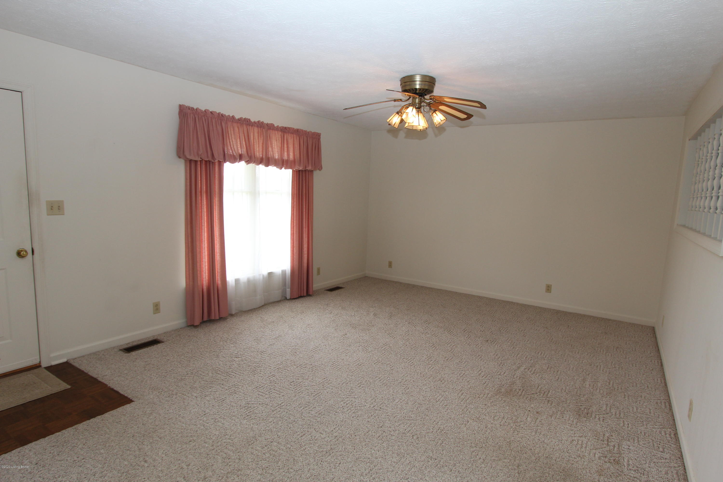 1300 Pumphouse Road Lawrenceburg, KY 40342 - Photo 2 of 23 IMG_1108