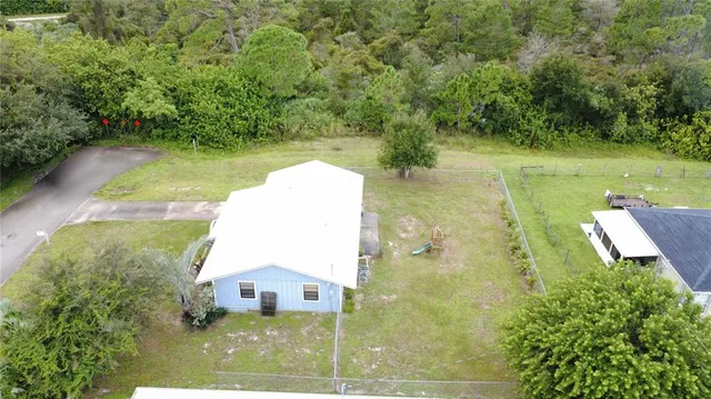 $2,000 | 490 14th Street Southwest, Vero Beach, FL 32962