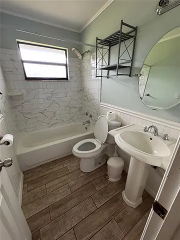 $2,000 | 490 14th Street Southwest, Vero Beach, FL 32962