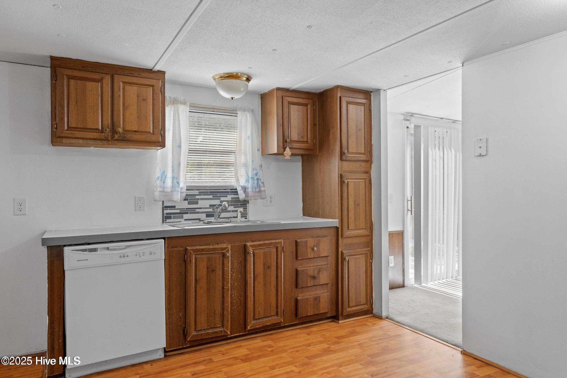 677 Berrys Creek Road Beaufort, NC 28516 - Photo 9 of 32 20250610155211789641000000-o