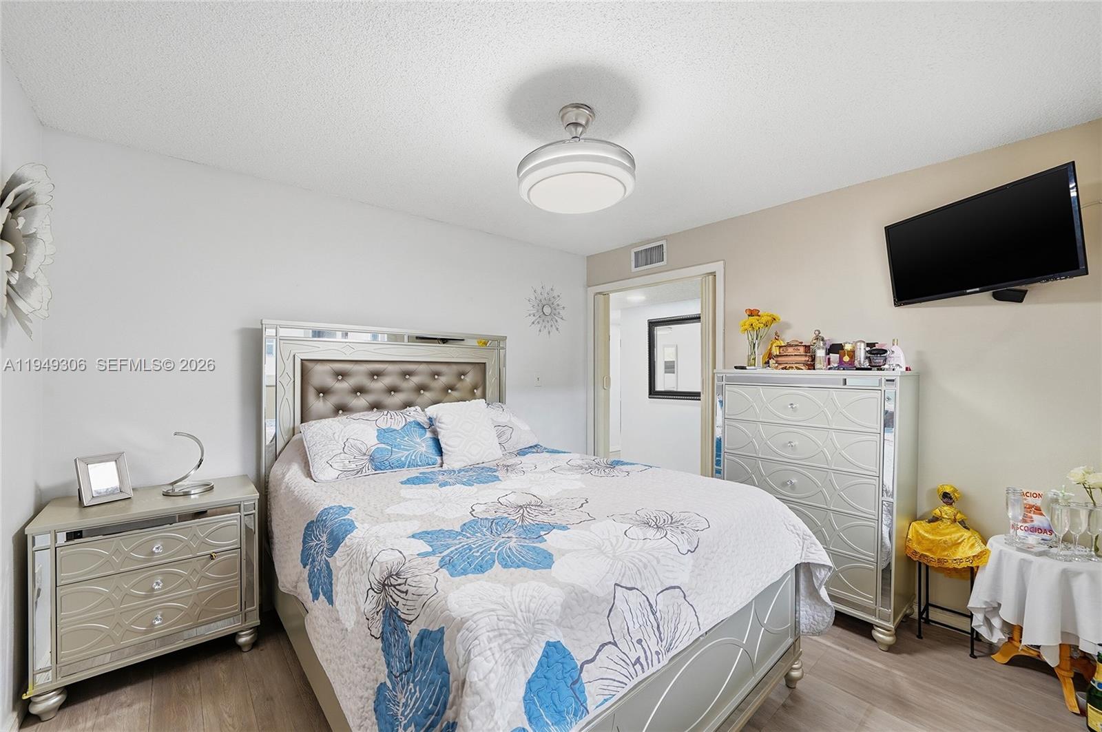 6965 Harding Avenue, Unit 404 Miami Beach, FL 33141 - Photo 11 of 31