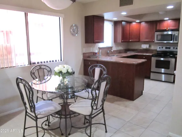 $1,700 | 12212 North Paradise Village Parkway West, Unit 449, Phoenix, AZ 85032