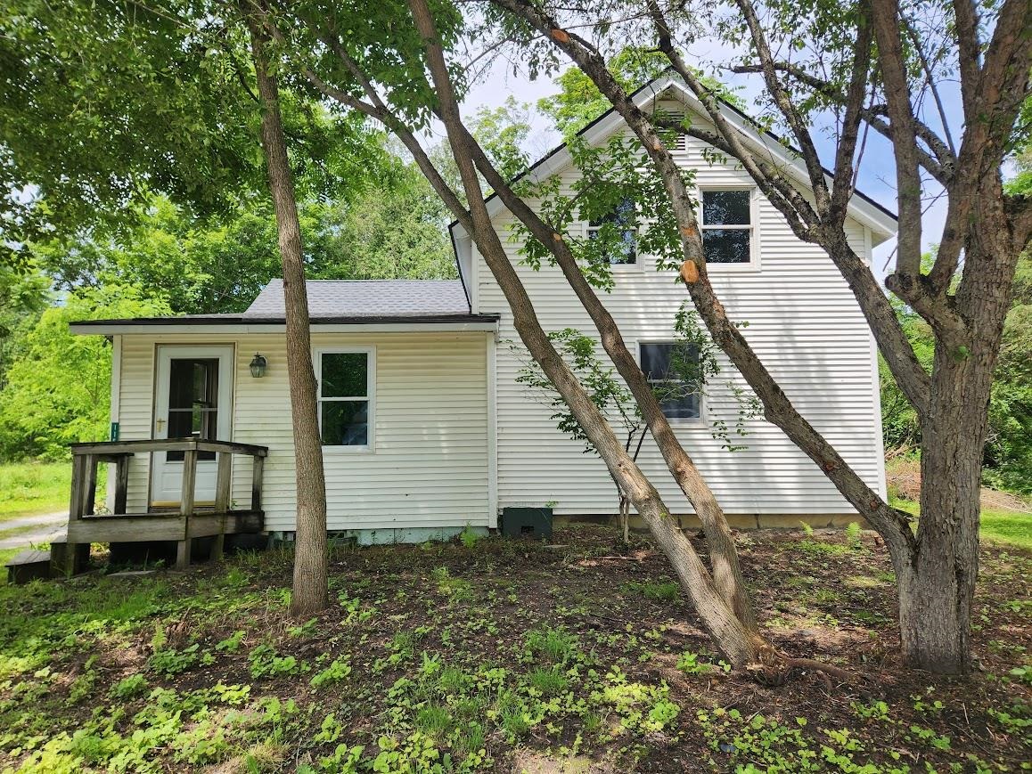 115 River Street Wallingford, VT 05773 - Photo 4 of 34
