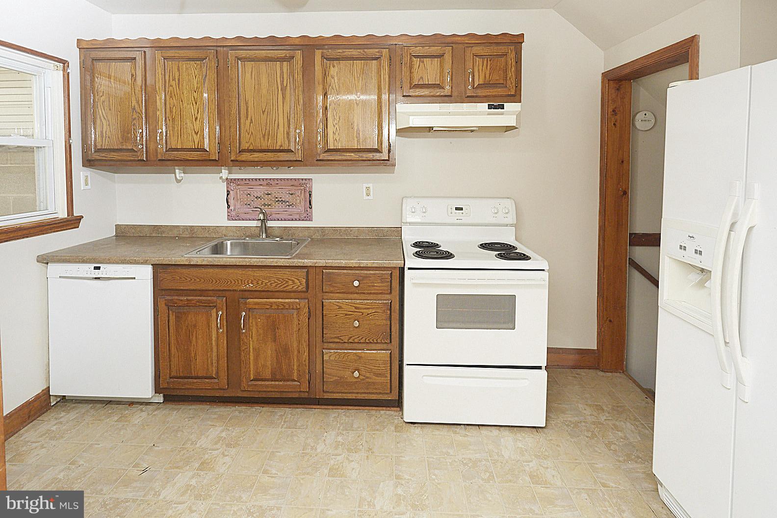2223 Coralthorn Road Baltimore, MD 21220 - Photo 10 of 24 Kitchen