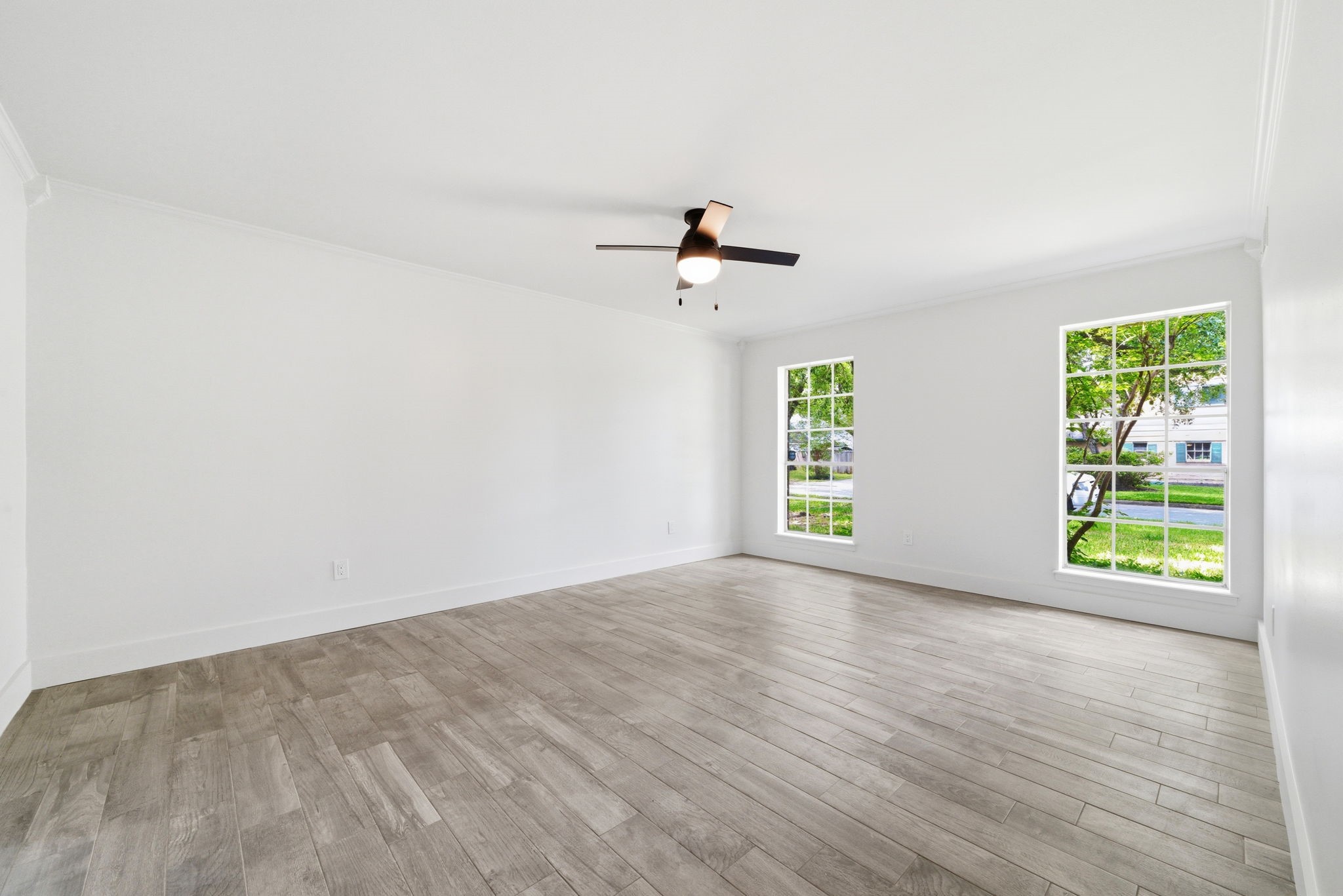 8131 Theisswood Road Spring, TX 77379 - Photo 18 of 31 Primary suite is on the first floor