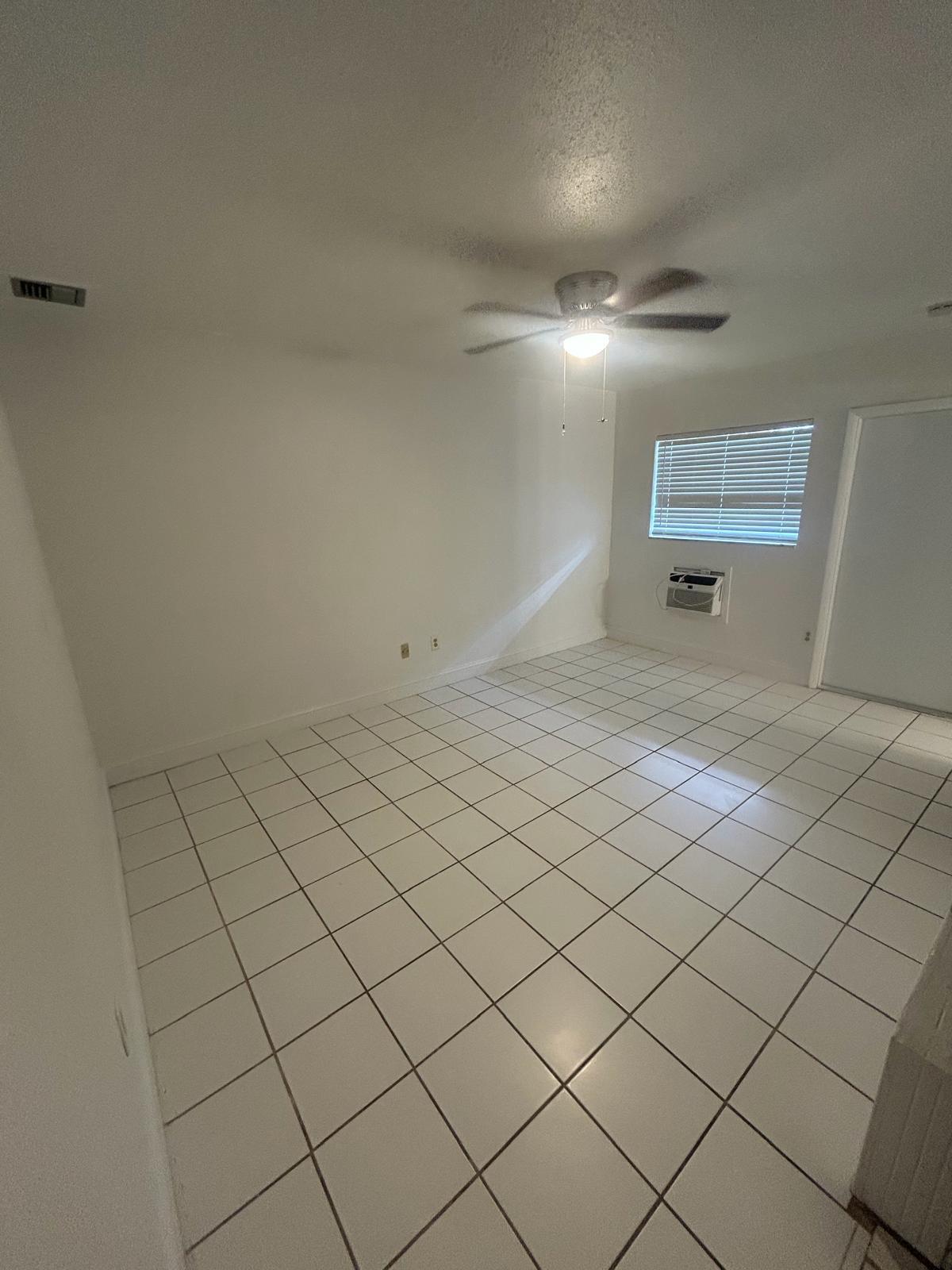 5930 Pierce Street, Unit 3 Hollywood, FL 33021 - Photo 7 of 10 a view of room