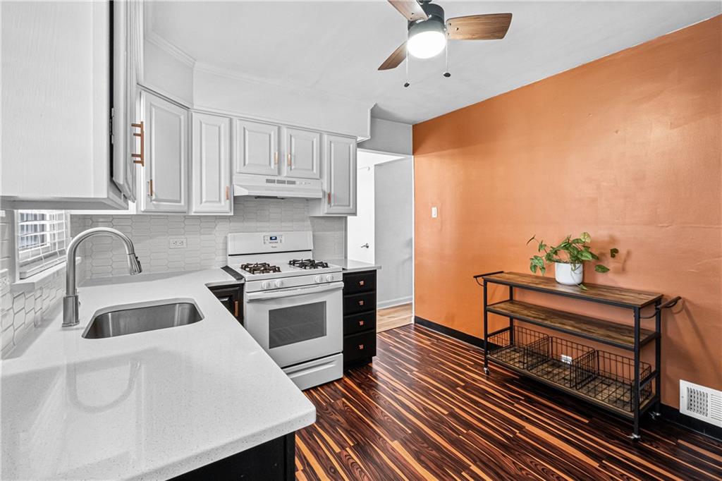 557 Hillcrest Avenue McKees Rocks, PA 15136 - Photo 7 of 40