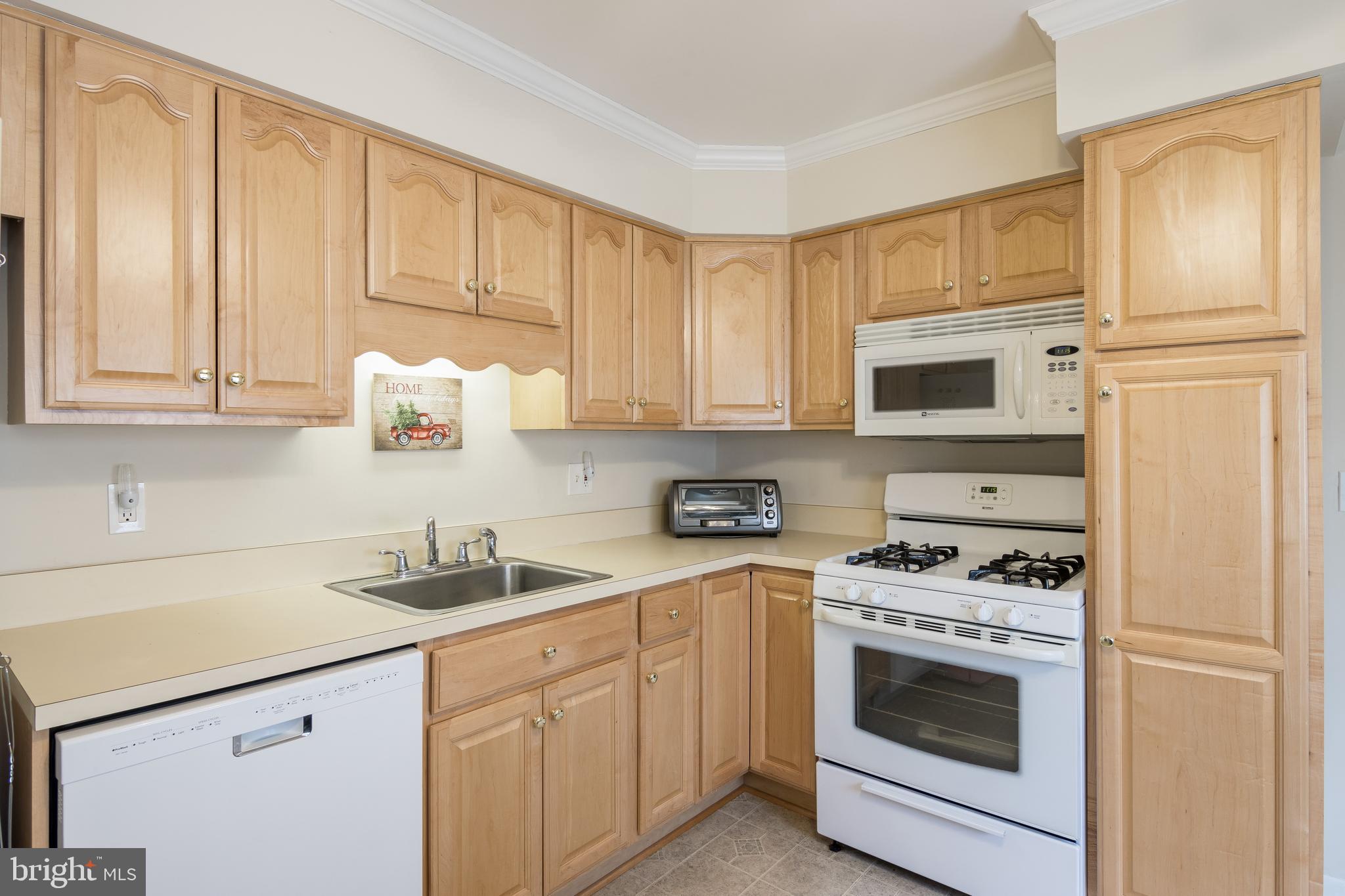 2825 Pinewick Road Ellicott City, MD 21042 - Photo 18 of 49 Gallery Image 18