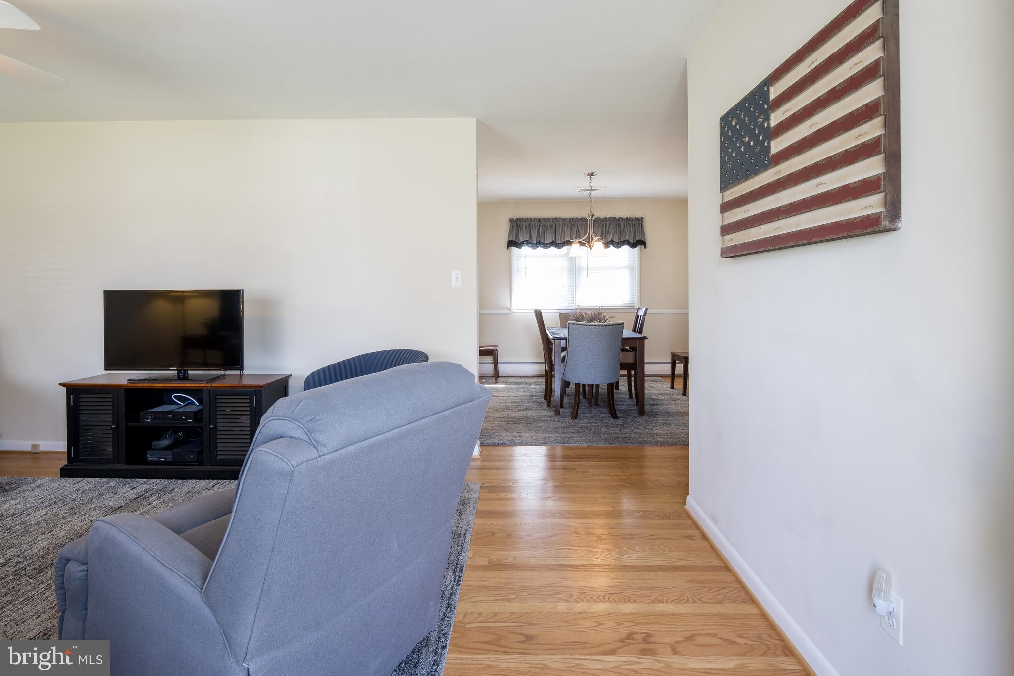 2825 Pinewick Road Ellicott City, MD 21042 - Photo 4 of 49 Gallery Image 4