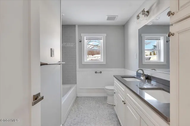 $4,800 | 257 West Circular Street, Saratoga Springs, NY 12866