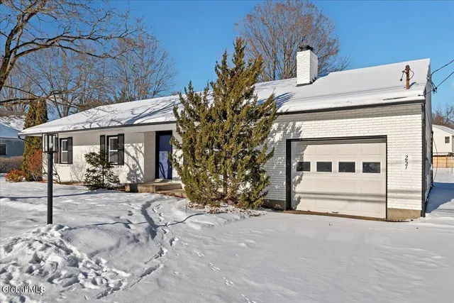 $4,800 | 257 West Circular Street, Saratoga Springs, NY 12866