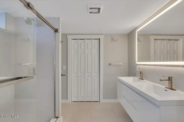 $4,800 | 257 West Circular Street, Saratoga Springs, NY 12866