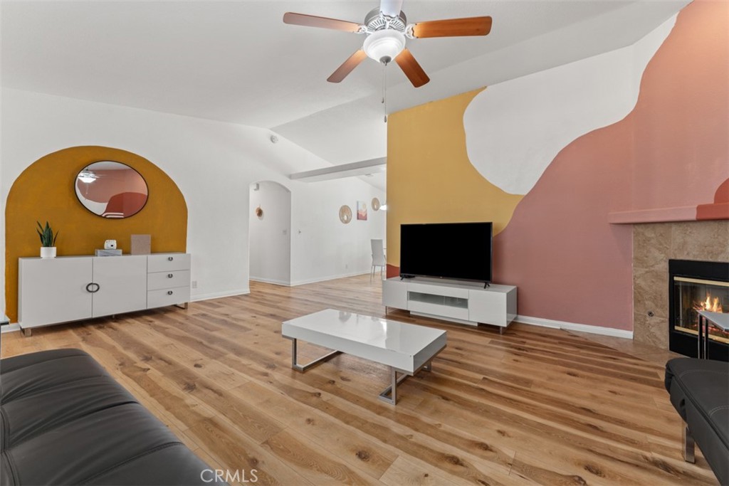 60205 Latham Trail Joshua Tree, CA 92252 - Photo 13 of 38 a living room with furniture and a flat screen tv