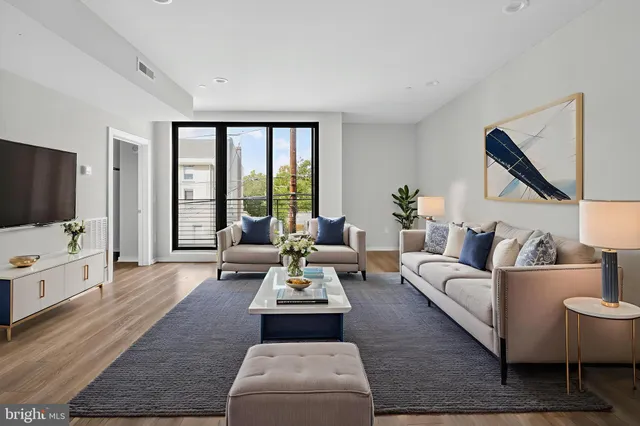 $1,945 | 381 Martin Street, Unit 2, Philadelphia, PA 19128