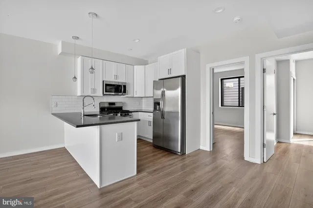 $1,945 | 381 Martin Street, Unit 2, Philadelphia, PA 19128