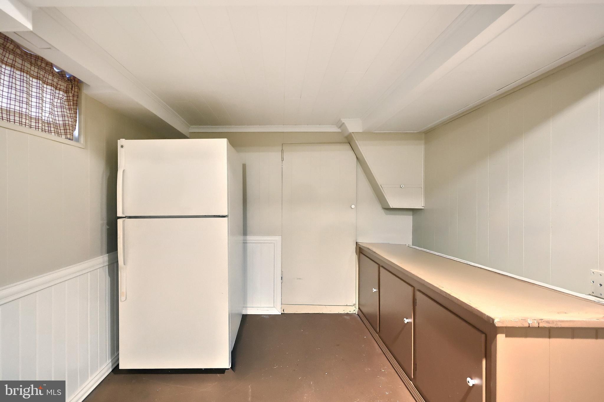 99 5th Street Hanover, PA 17331 - Photo 35 of 38 a view of walk in closet with window