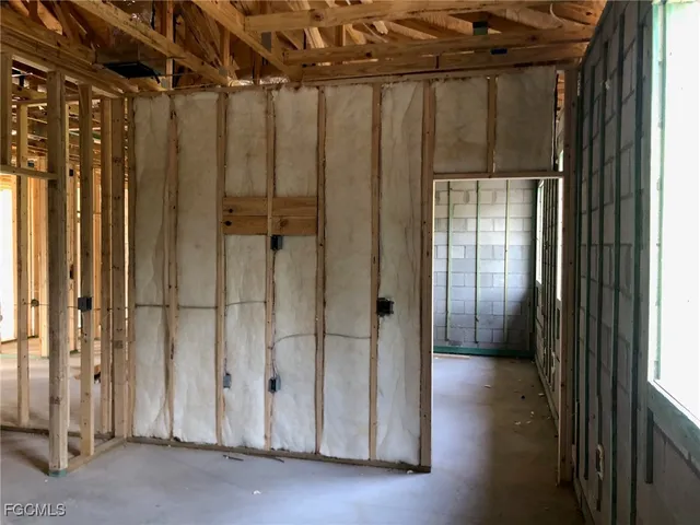 $304,500 | 8031 Melody Circle, LaBelle, FL 33935