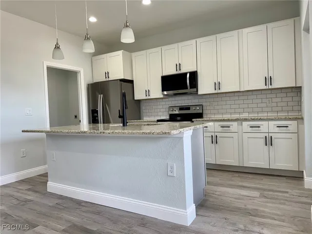 $304,500 | 8031 Melody Circle, LaBelle, FL 33935