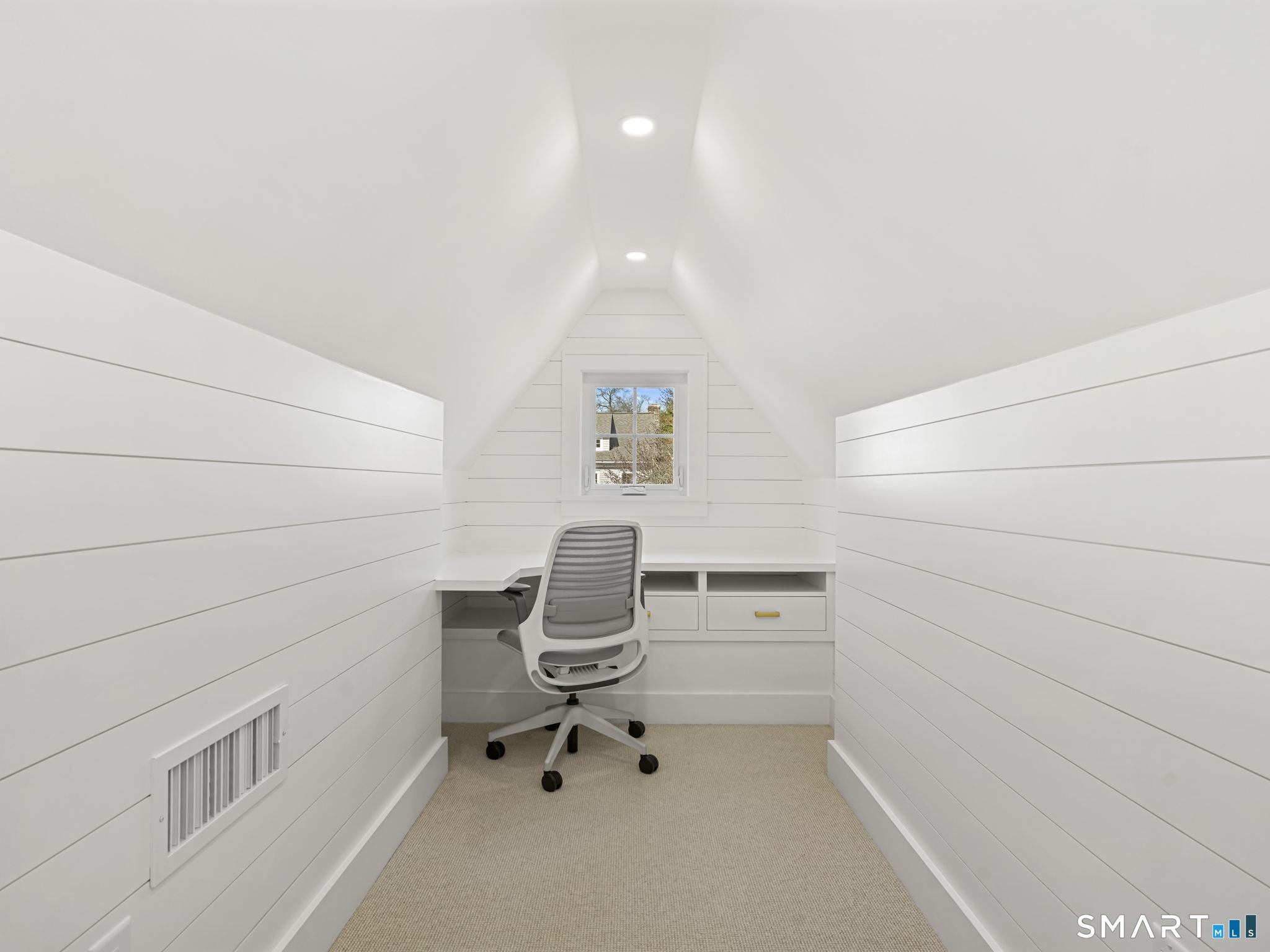 7 Walmsley Road Darien, CT 06820 - Photo 19 of 24