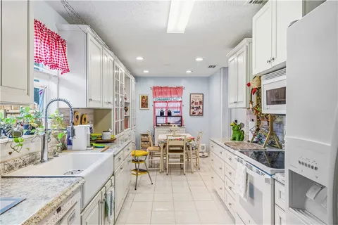 $220,000 | 1110 13th Avenue Southwest, Vero Beach, FL 32962