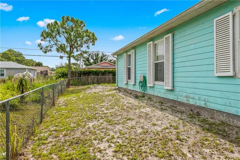 $220,000 | 1110 13th Avenue Southwest, Vero Beach, FL 32962
