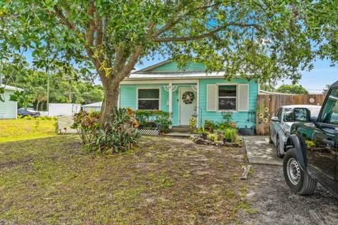 $220,000 | 1110 13th Avenue Southwest, Vero Beach, FL 32962