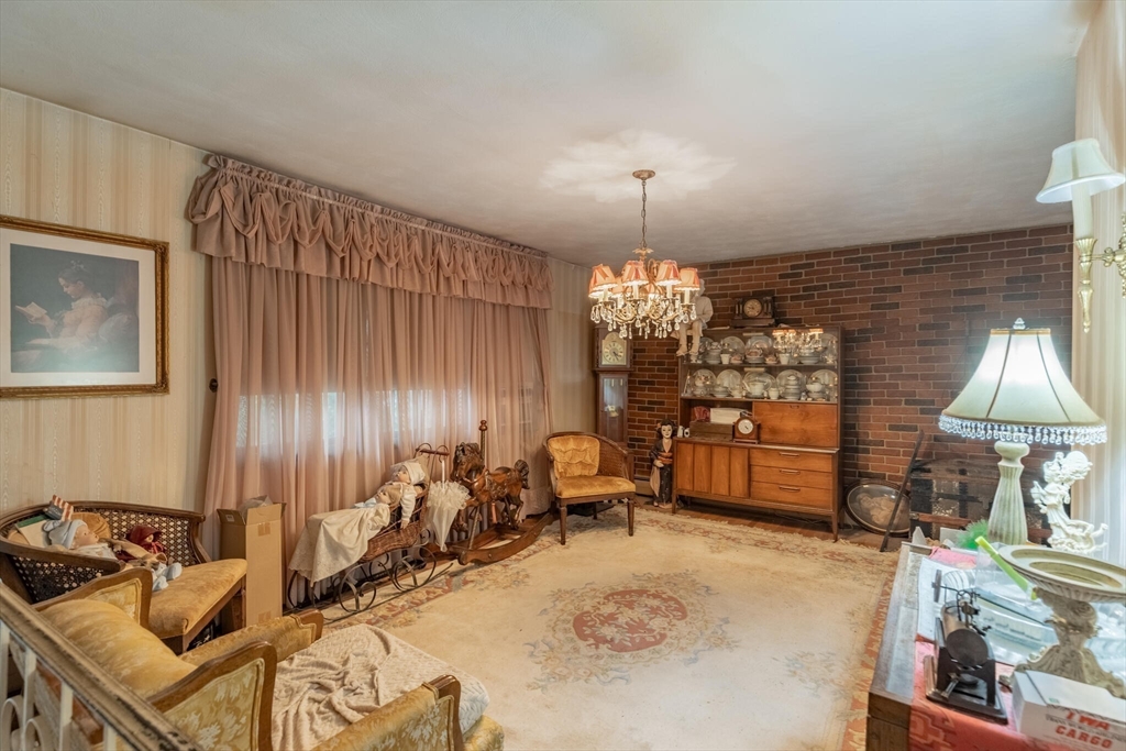 13 Donegal Road Peabody, MA 01960 - Photo 4 of 21 Gallery Image 4