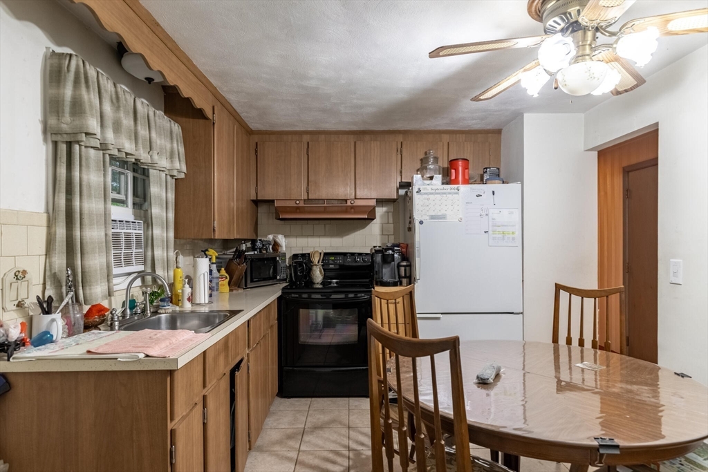 13 Donegal Road Peabody, MA 01960 - Photo 7 of 21 Gallery Image 7