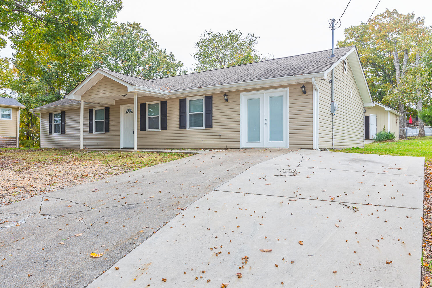 154 Ridgewood Circle Chickamauga, GA 30707 - Photo 2 of 29 154 Ridgewood Cir HD -2