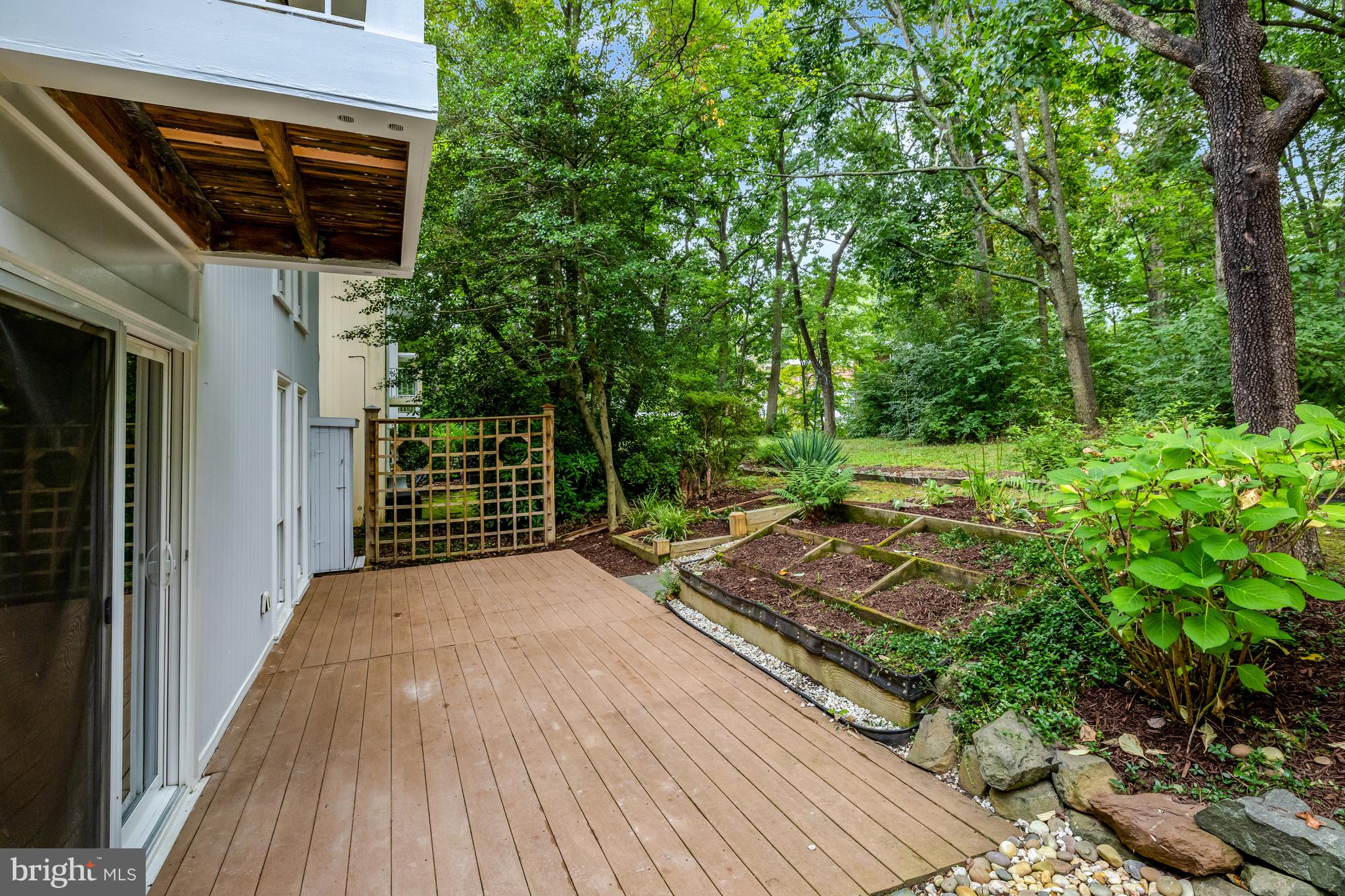 1600 Wainwright Drive Reston, VA 20190 - Photo 6 of 55 Spacious back deck - relax and enjoy.