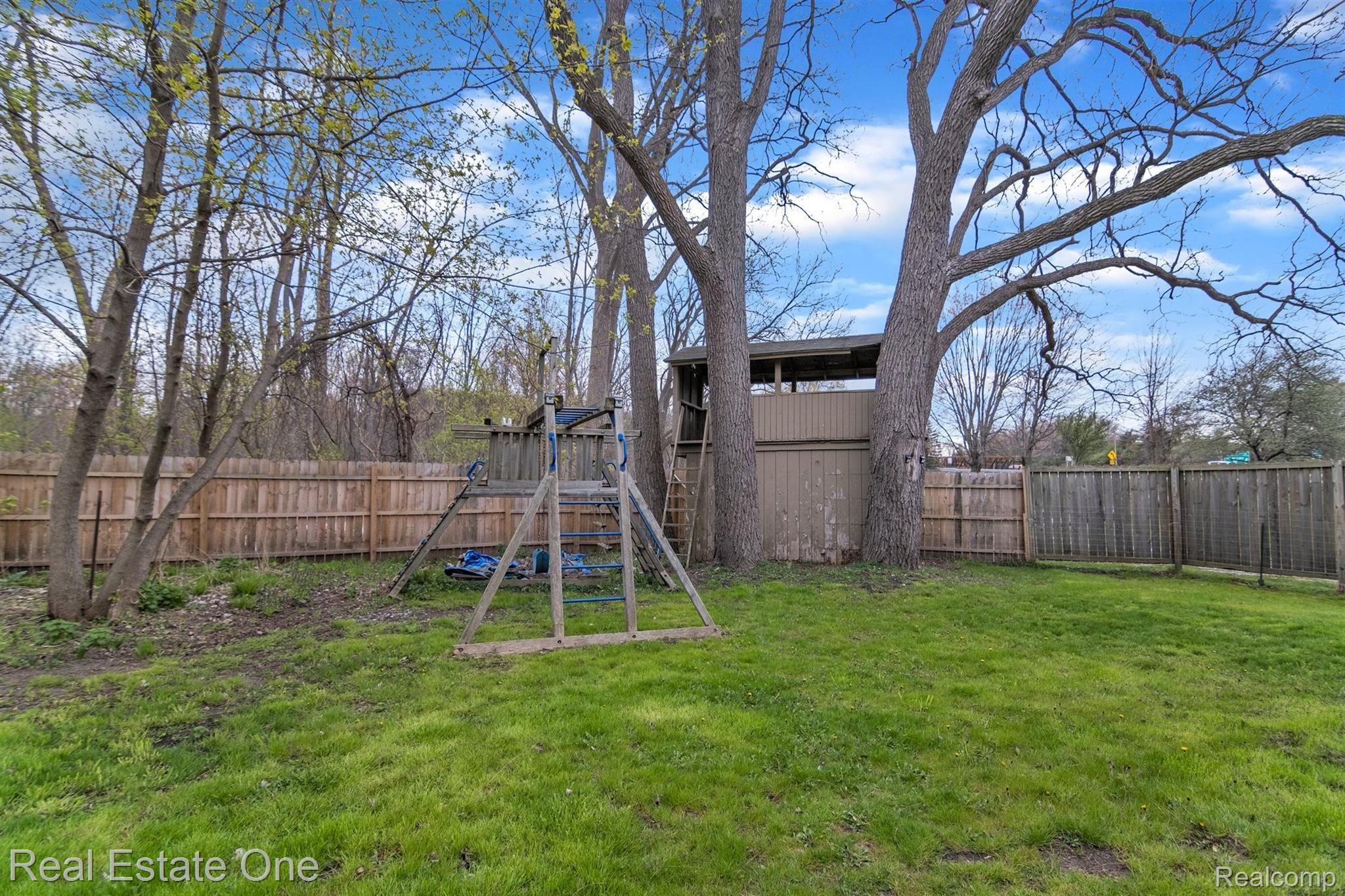 8995 Bishop Road Brighton, MI 48116 - Photo 24 of 31 25-8995 Bishop Rd-Windowstill Real Estate Photography-25.jpg