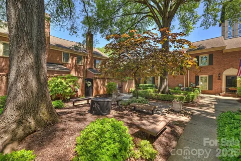 $550,000 | 520 North Poplar Street, Unit I, Charlotte, NC 28202