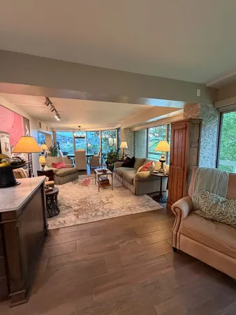 $2,500 | 1000 Guadalupe Street, Kerrville, TX 78028