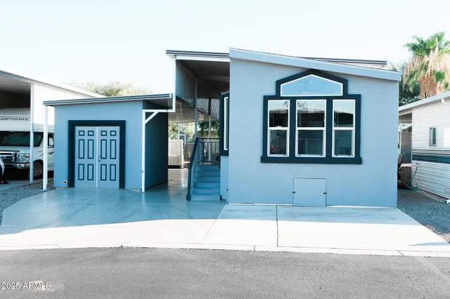 a view of a house with entryway