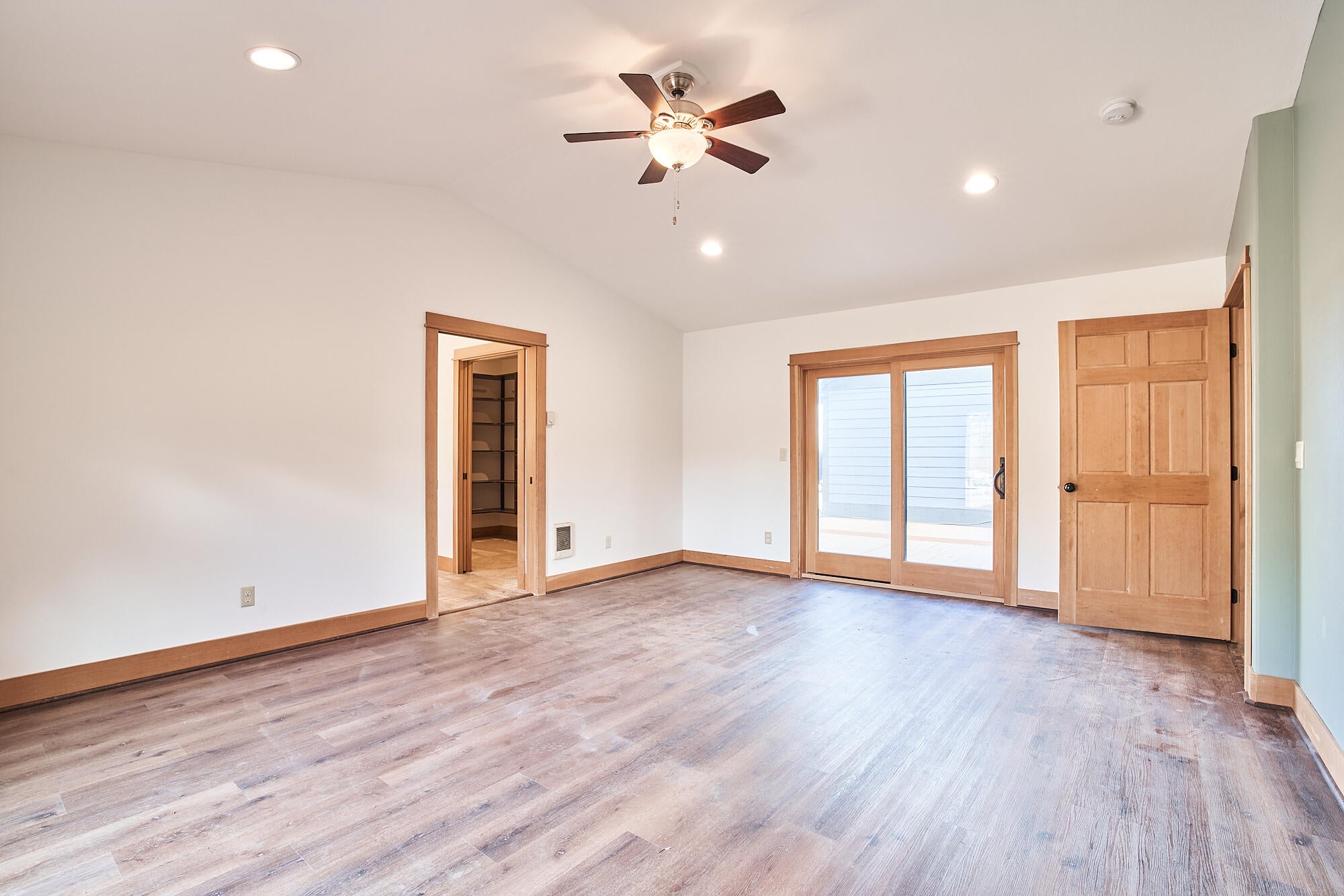 19525 Innes Market Road Bend, OR 97703 - Photo 41 of 56 Farmhouse downstairs primary bedroom.