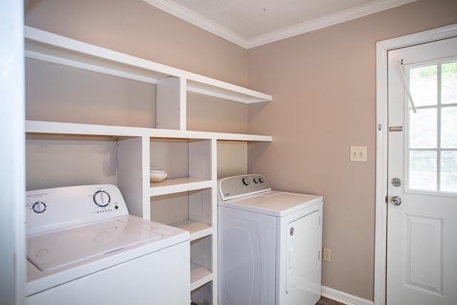 3220 Les Chappell Road Spring Hill, TN 37174 - Photo 24 of 70 a utility room with dryer and washer