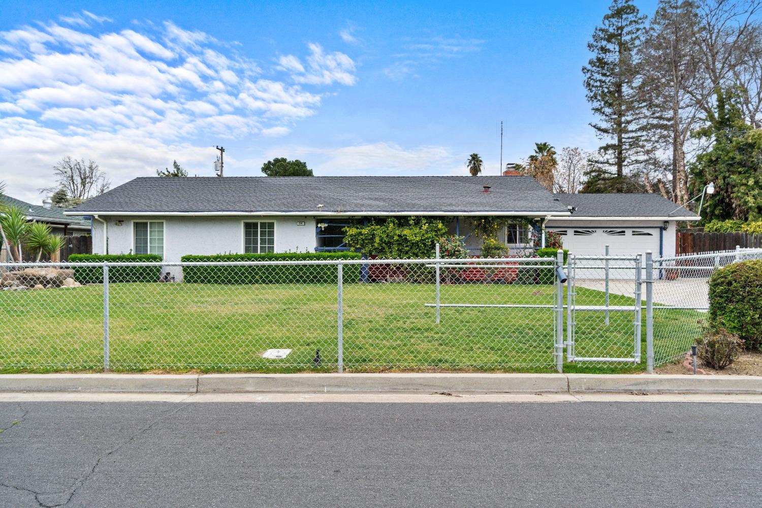 210 South Caesar Avenue Fresno, CA 93727 - Photo 1 of 29
