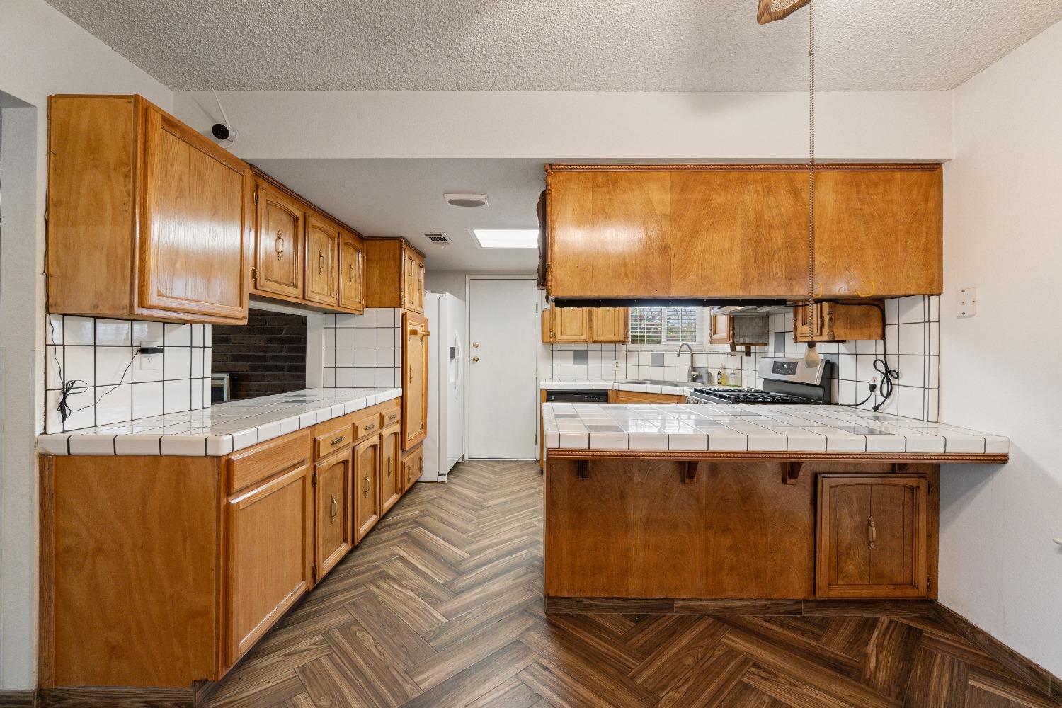 210 South Caesar Avenue Fresno, CA 93727 - Photo 11 of 29